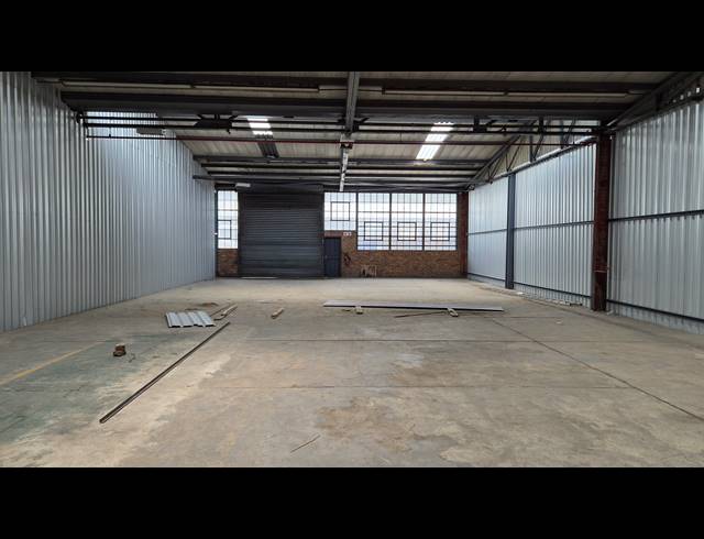 294M² WAREHOUSE TO LET IN ISANDO
